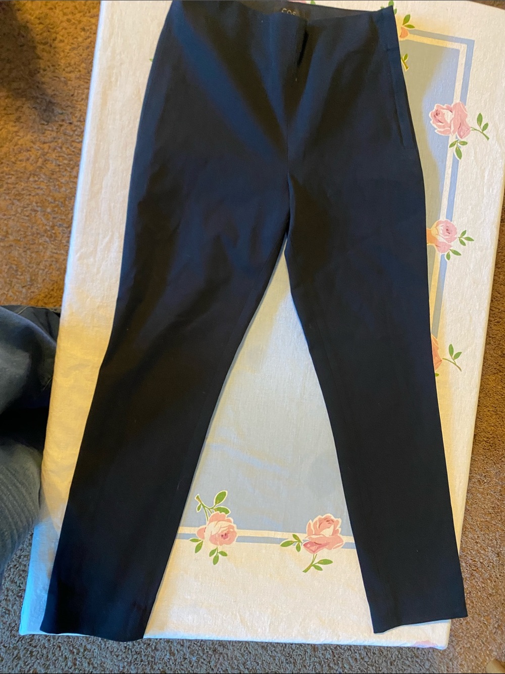 COS Black Ankle-Length Tailored Pants